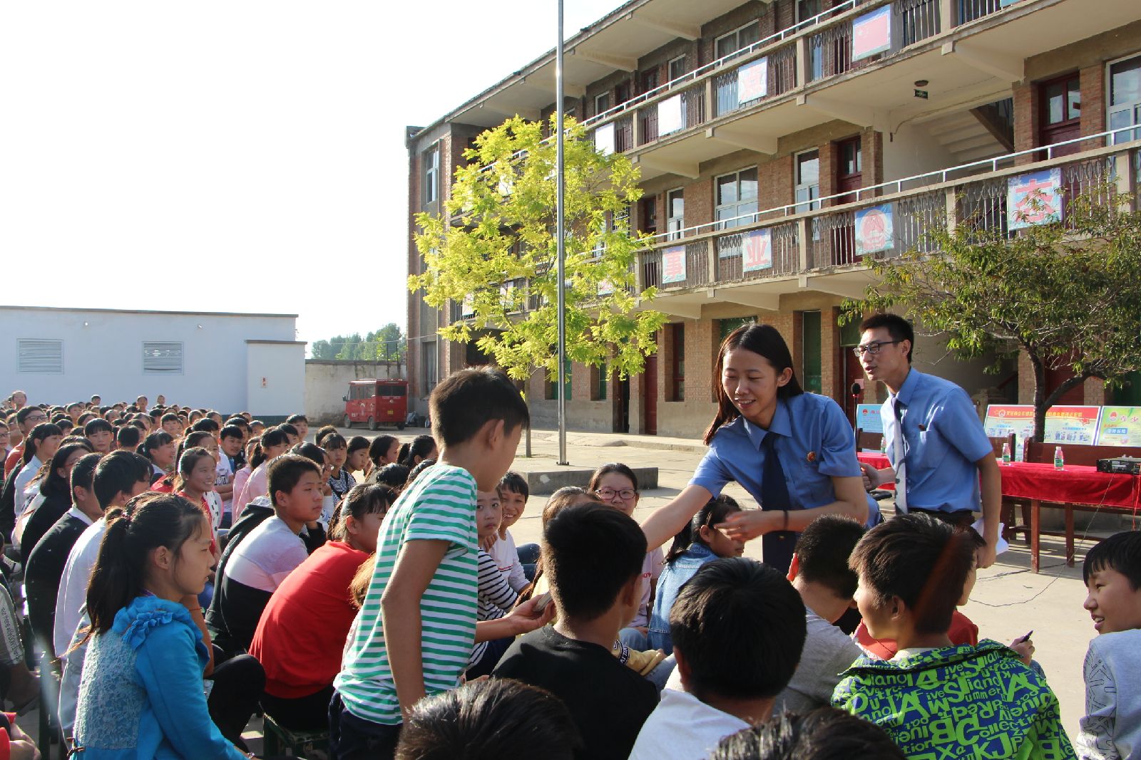 �ͷ���У԰Ϊ�ഺ����